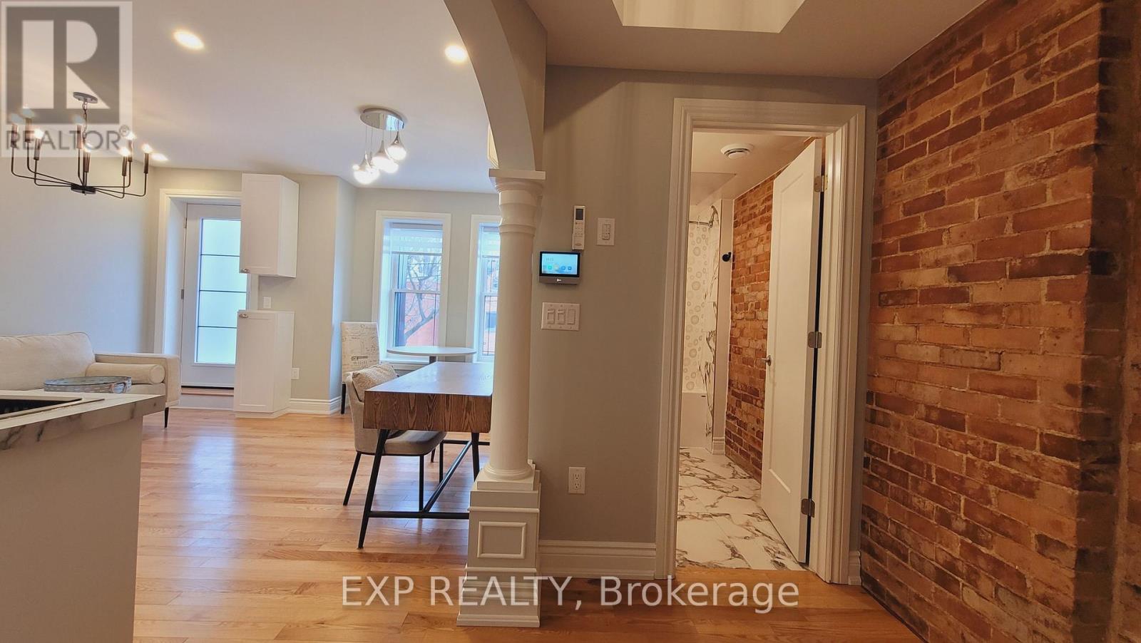 202 - 157 James Street, Ottawa, Ontario  K1R 5M4 - Photo 2 - X13581584