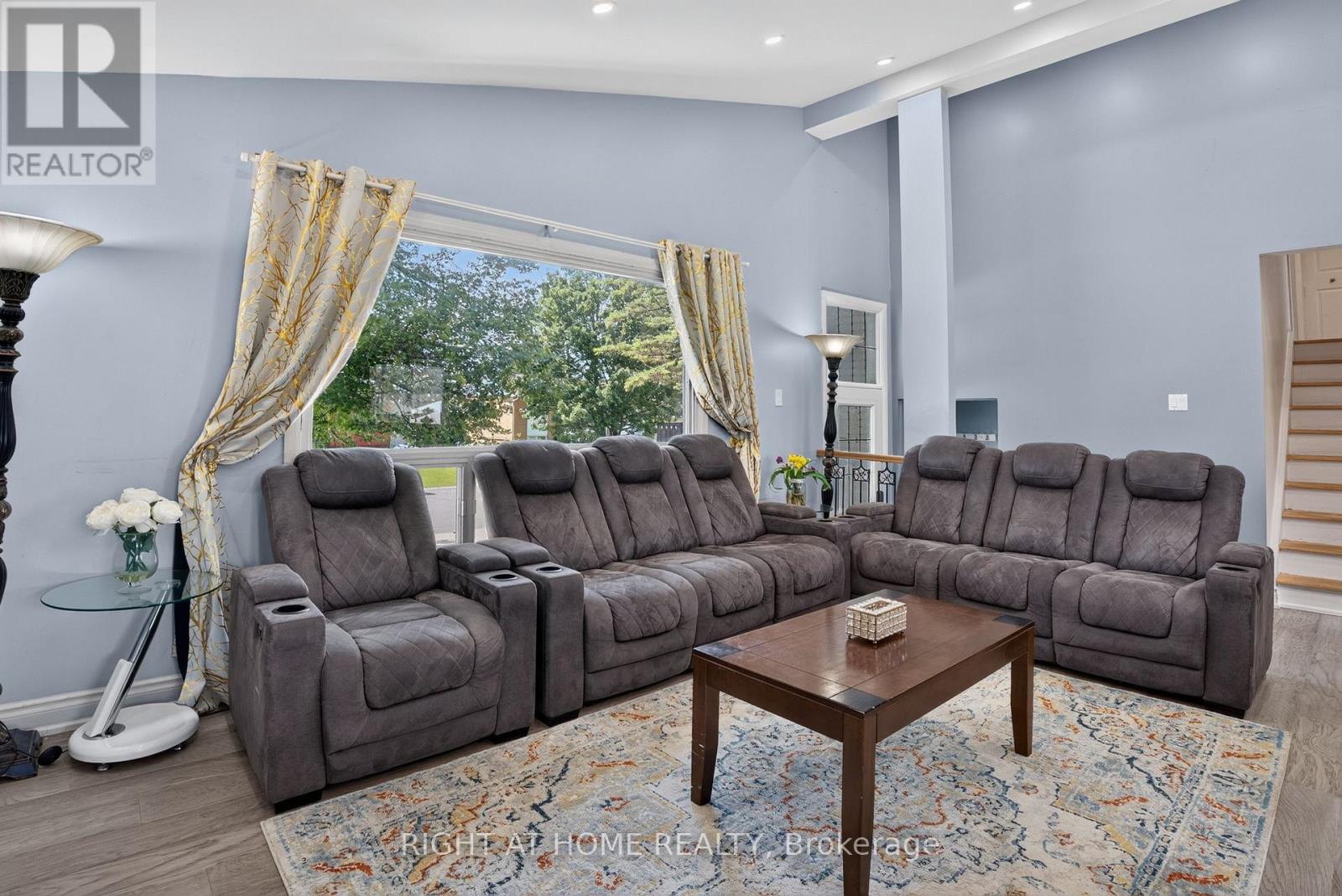 1385 Chartrand Avenue, Ottawa, Ontario  K1E 1H9 - Photo 4 - X13581772