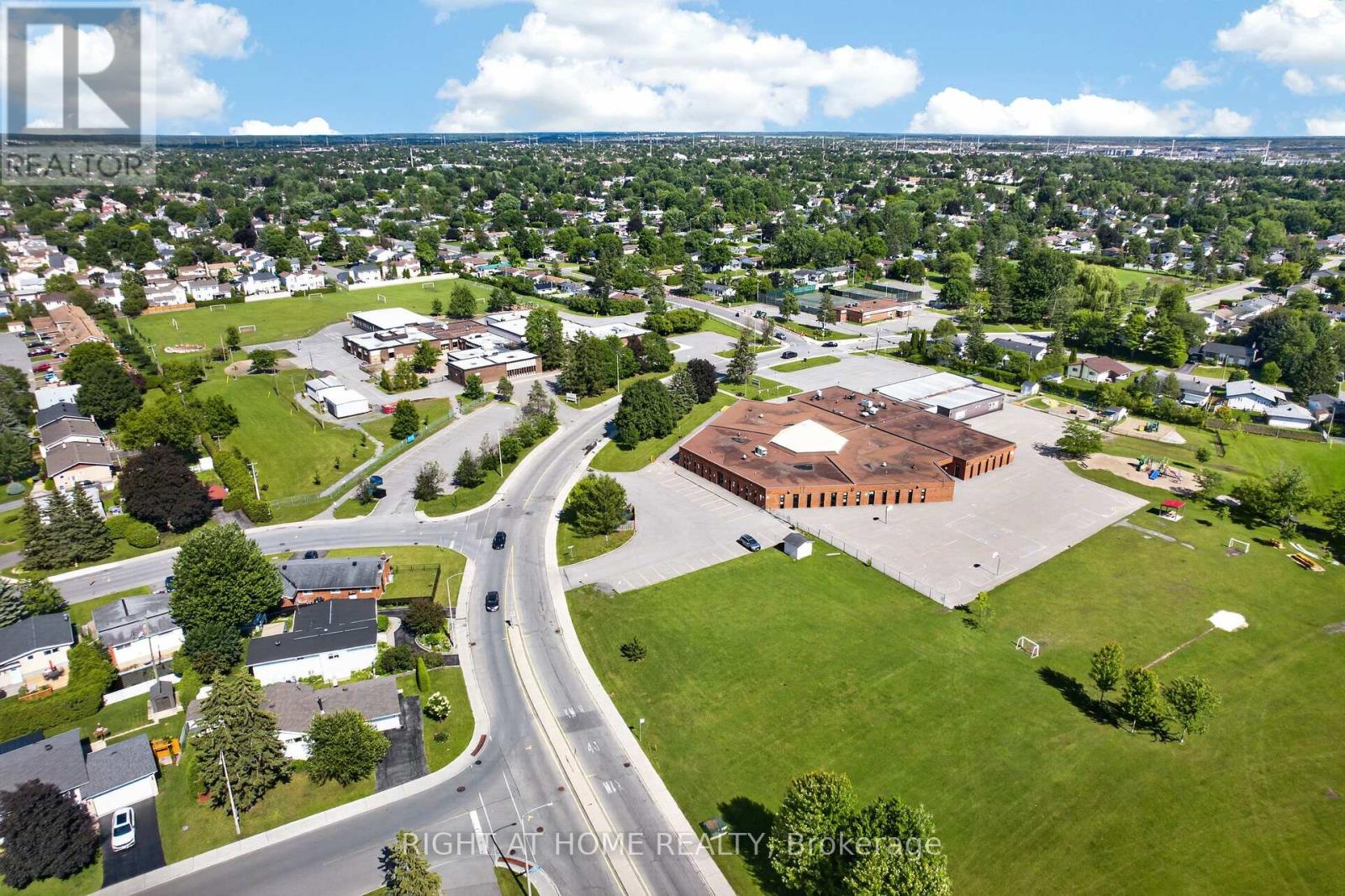 1385 Chartrand Avenue, Ottawa, Ontario  K1E 1H9 - Photo 41 - X13581772