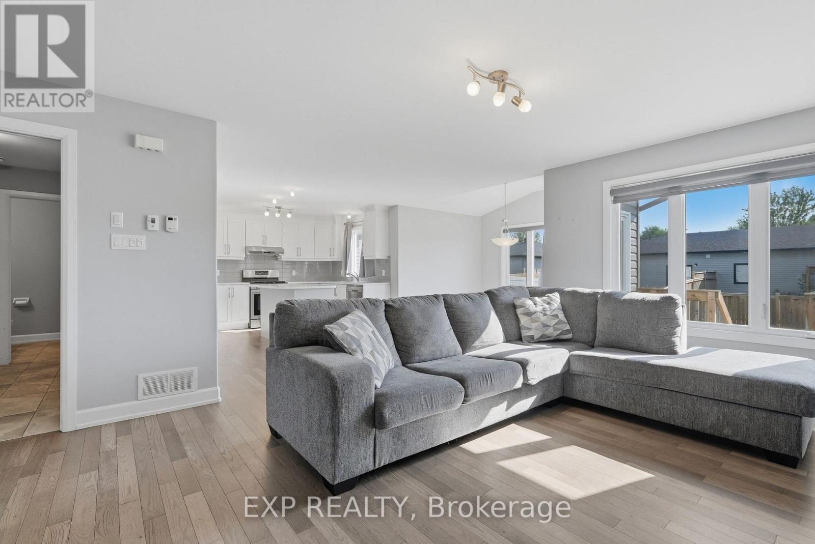 224 Capri Avenue, Russell, Ontario  K0A 1W0 - Photo 6 - X13581926