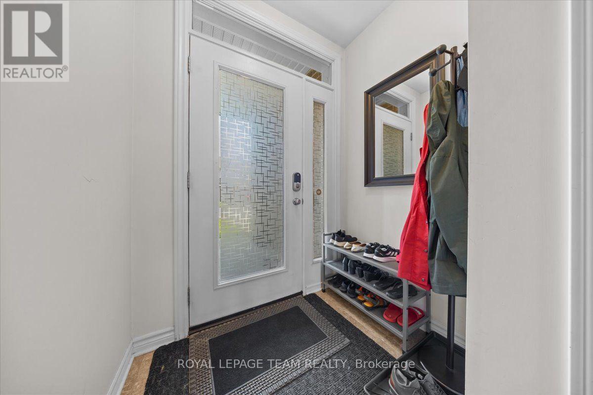 552 Jackdaw Avenue, Ottawa, Ontario  K2J 6N1 - Photo 3 - X13582072