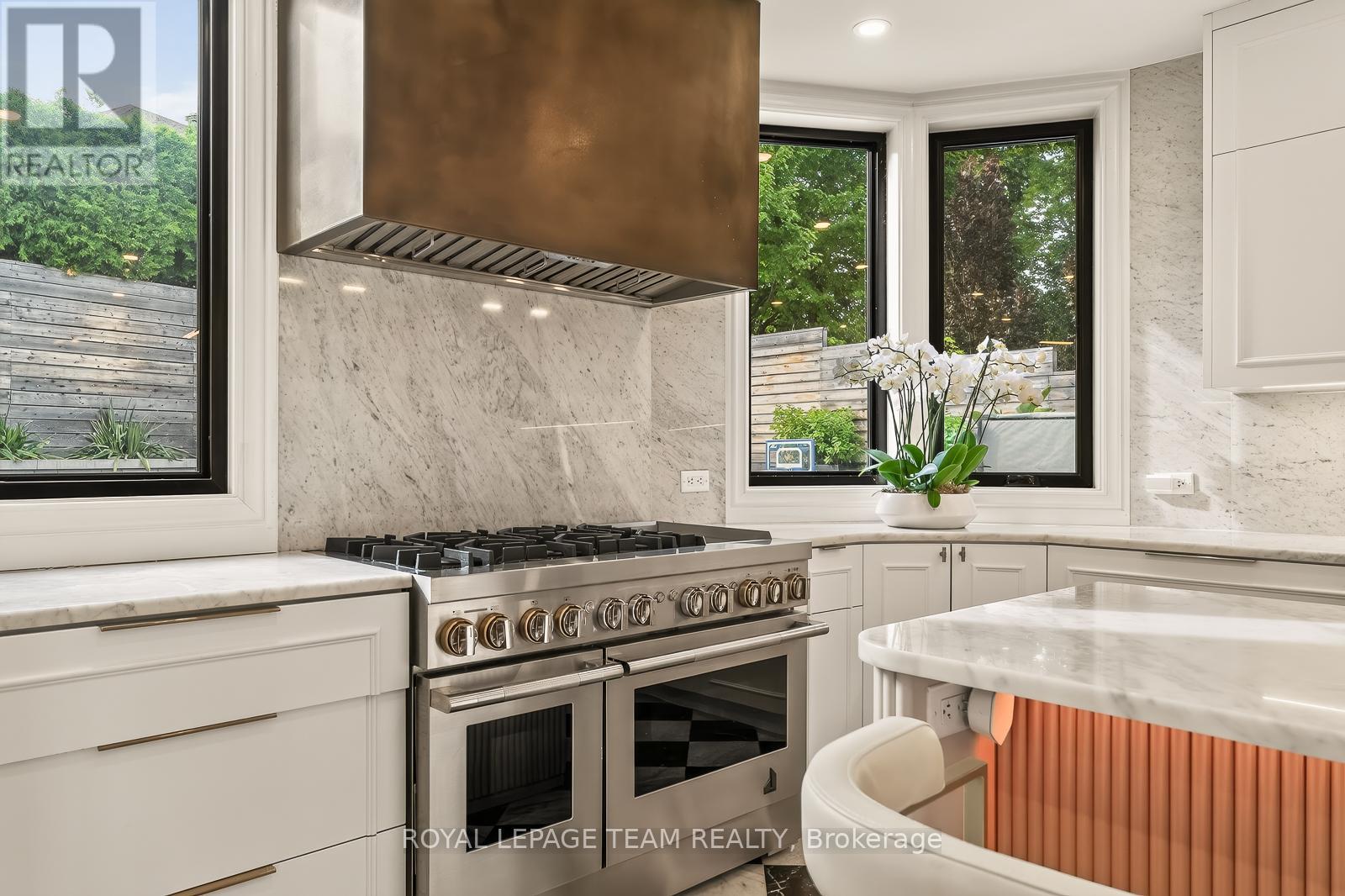 120 Riverdale Avenue, Ottawa, Ontario  K1S 1R2 - Photo 8 - X13582114