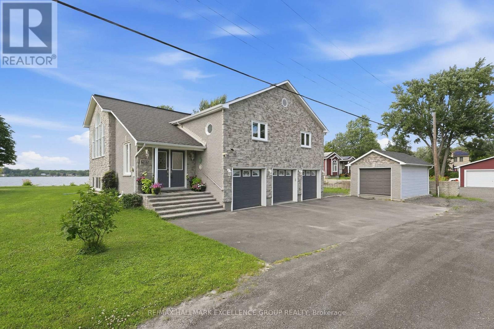 2985 Leo Lane, Ottawa, Ontario  K4C 1A6 - Photo 1 - X13582120