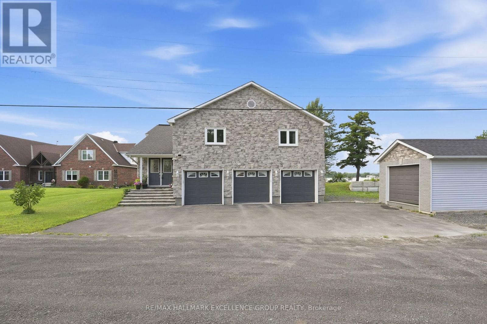 2985 Leo Lane, Ottawa, Ontario  K4C 1A6 - Photo 2 - X13582120
