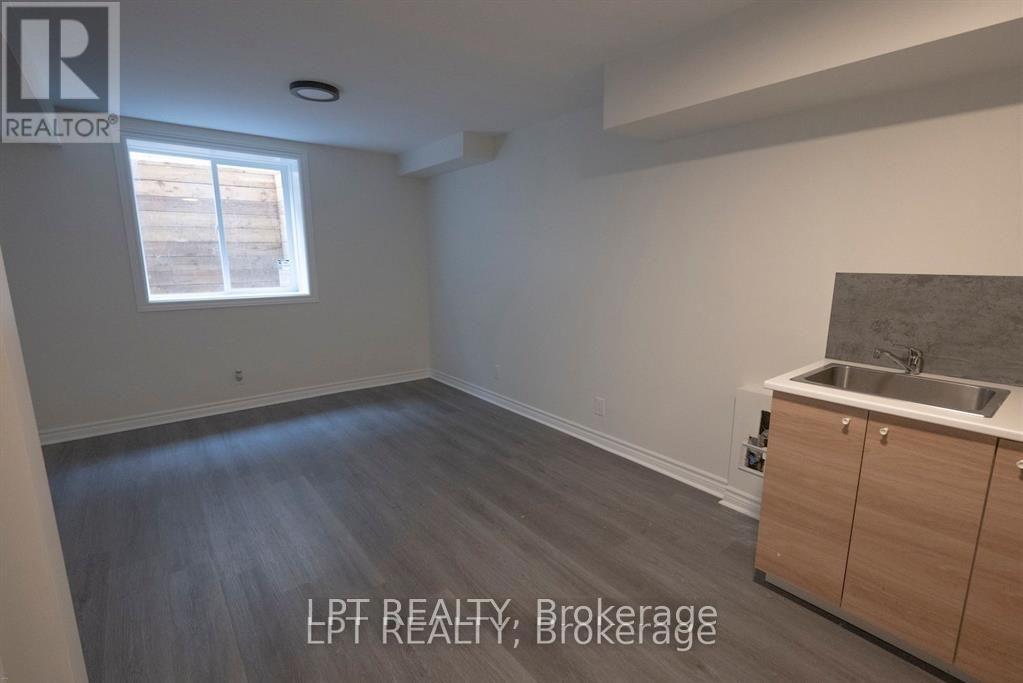 27 Rockcress Gardens, Ottawa, Ontario  K2G 5A6 - Photo 3 - X13582160