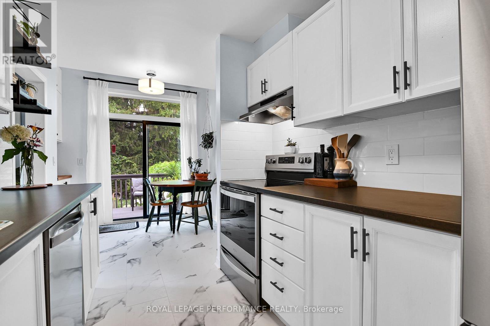 10 Rhapsody Lane, Ottawa, Ontario  K1V 1B1 - Photo 3 - X13582426