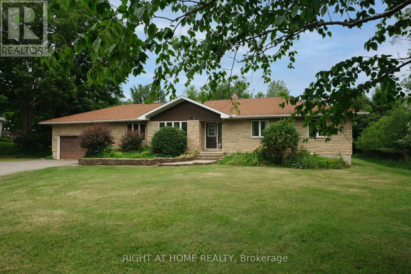 306 Lynx Hollow Drive, Mississippi Mills, Ontario  K0A 2X0 - Photo 2 - X13582520