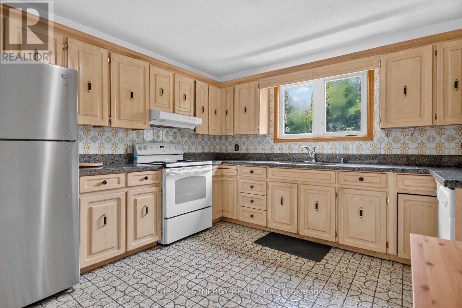 974 Greenbriar Avenue, Ottawa, Ontario  K2C 0J7 - Photo 8 - X13582608