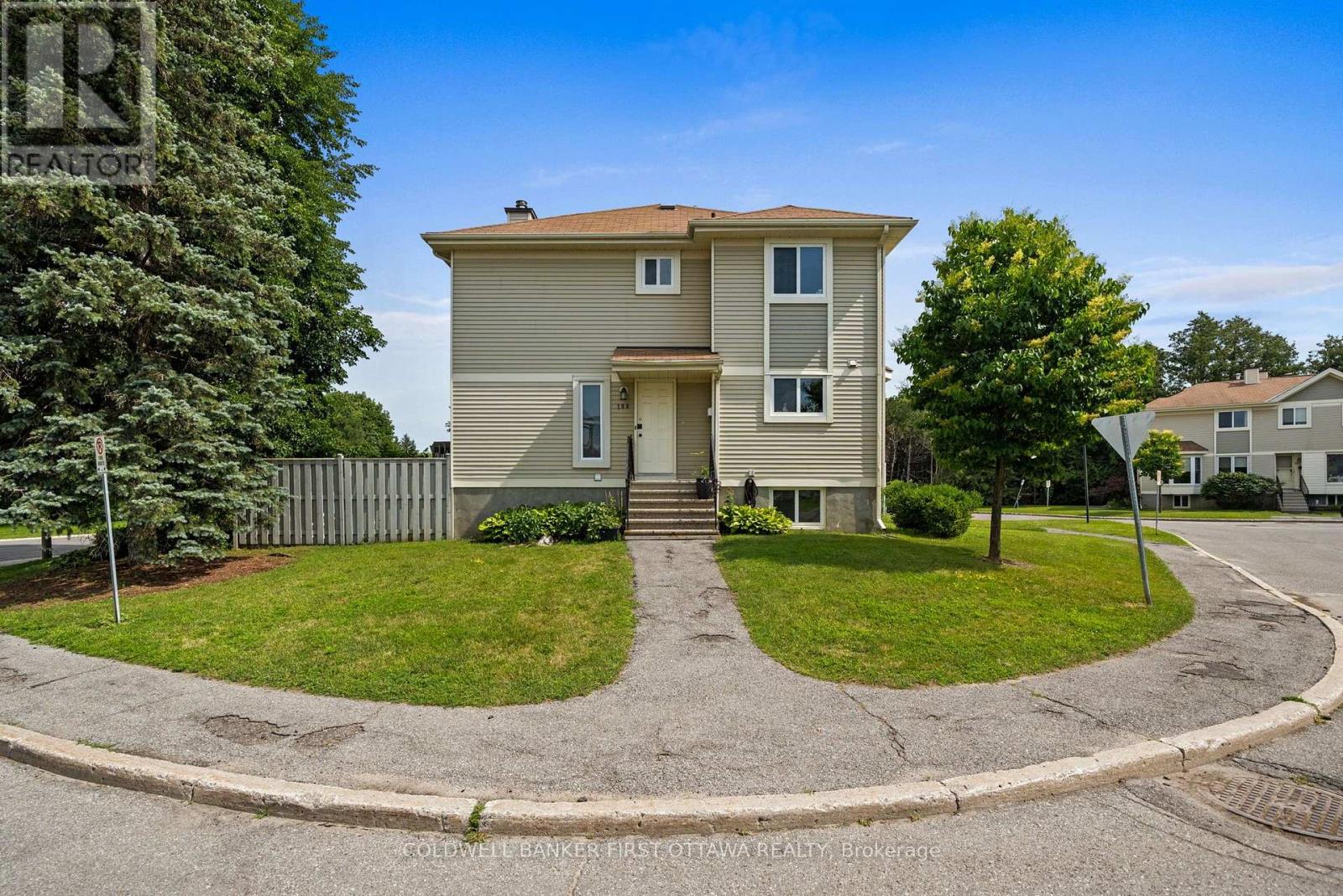 6 - 108 Mcdermot Court, Ottawa, Ontario  K2L 3V2 - Photo 1 - X13582814