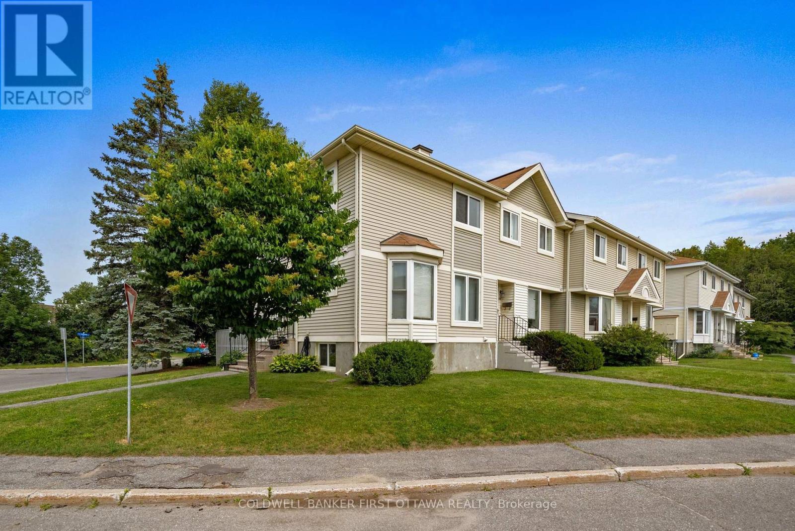6 - 108 Mcdermot Court, Ottawa, Ontario  K2L 3V2 - Photo 4 - X13582814