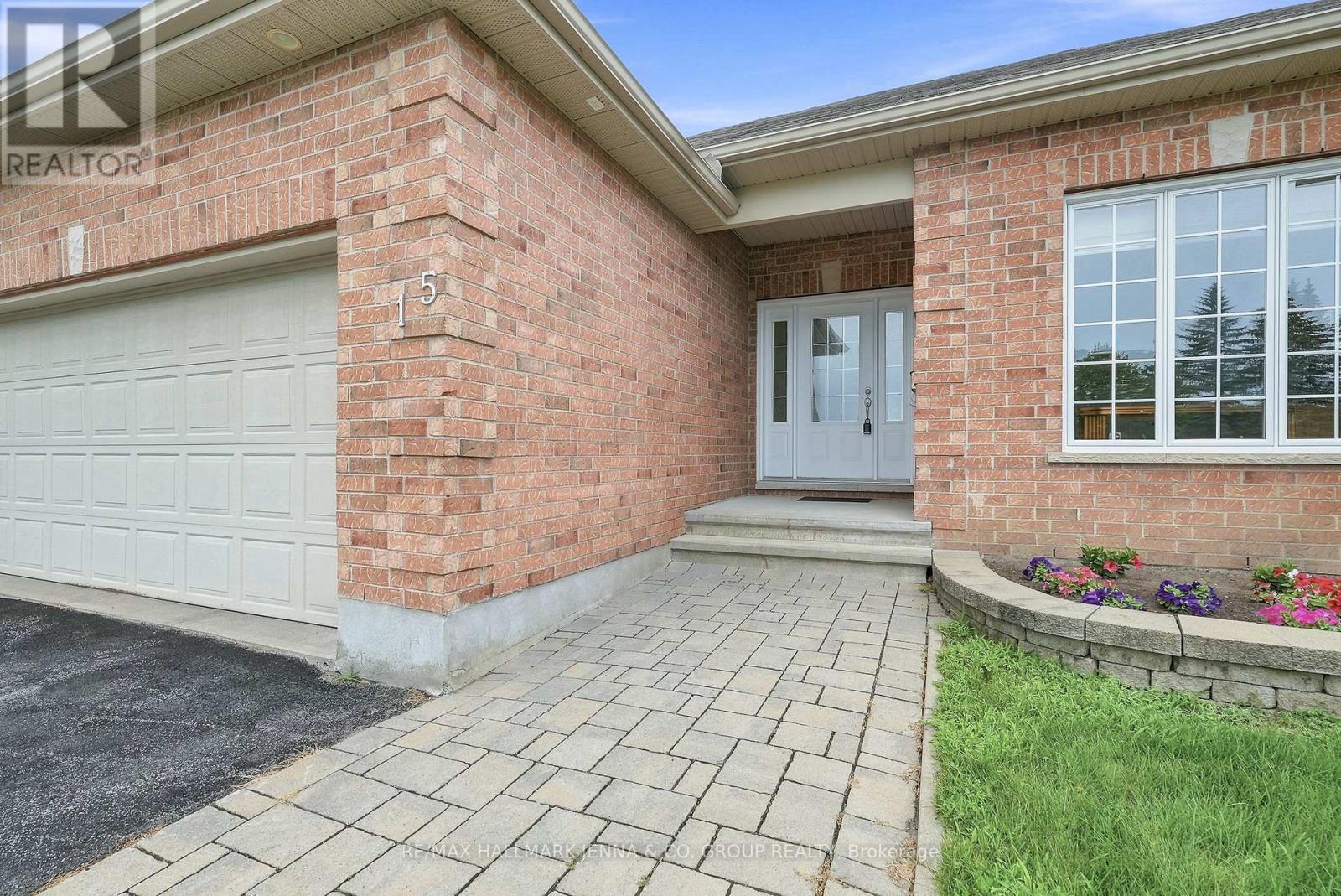 15 Baywood Drive, Ottawa, Ontario  K2S 2G2 - Photo 2 - X13582818