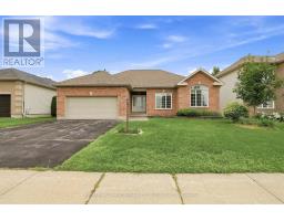15 BAYWOOD DRIVE, Ottawa, Ontario