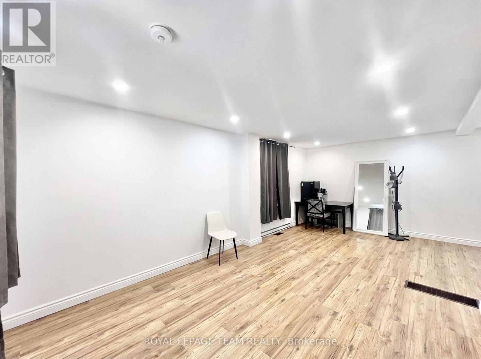 -B - 67 Queen Mary Street, Ottawa, Ontario  K1K 1X6 - Photo 3 - X13582936
