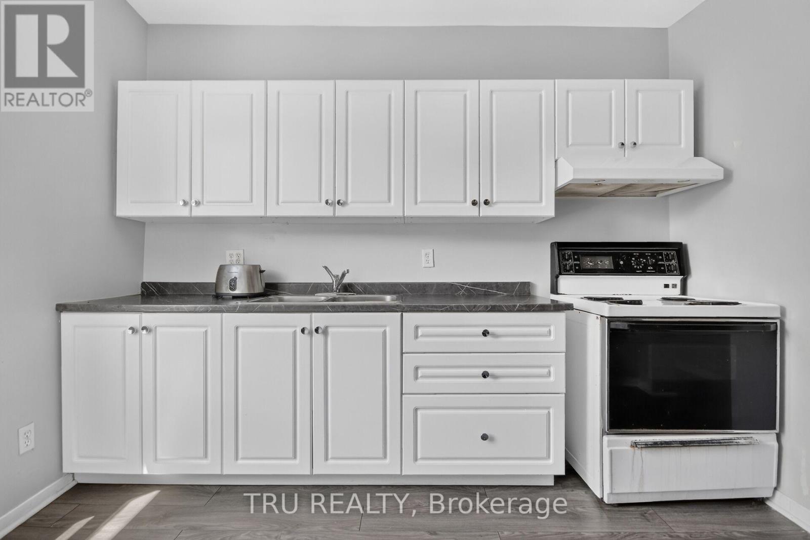 45 Bell Street N, Ottawa, Ontario  K1R 7C5 - Photo 11 - X13583114