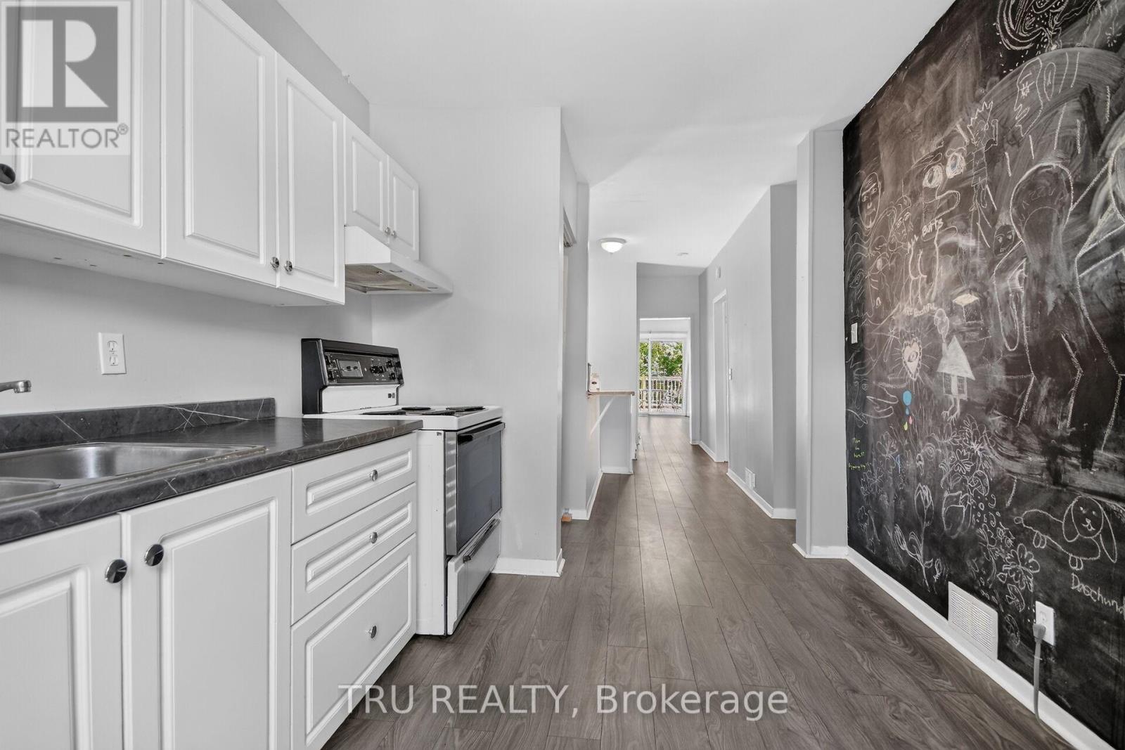 45 Bell Street N, Ottawa, Ontario  K1R 7C5 - Photo 12 - X13583114