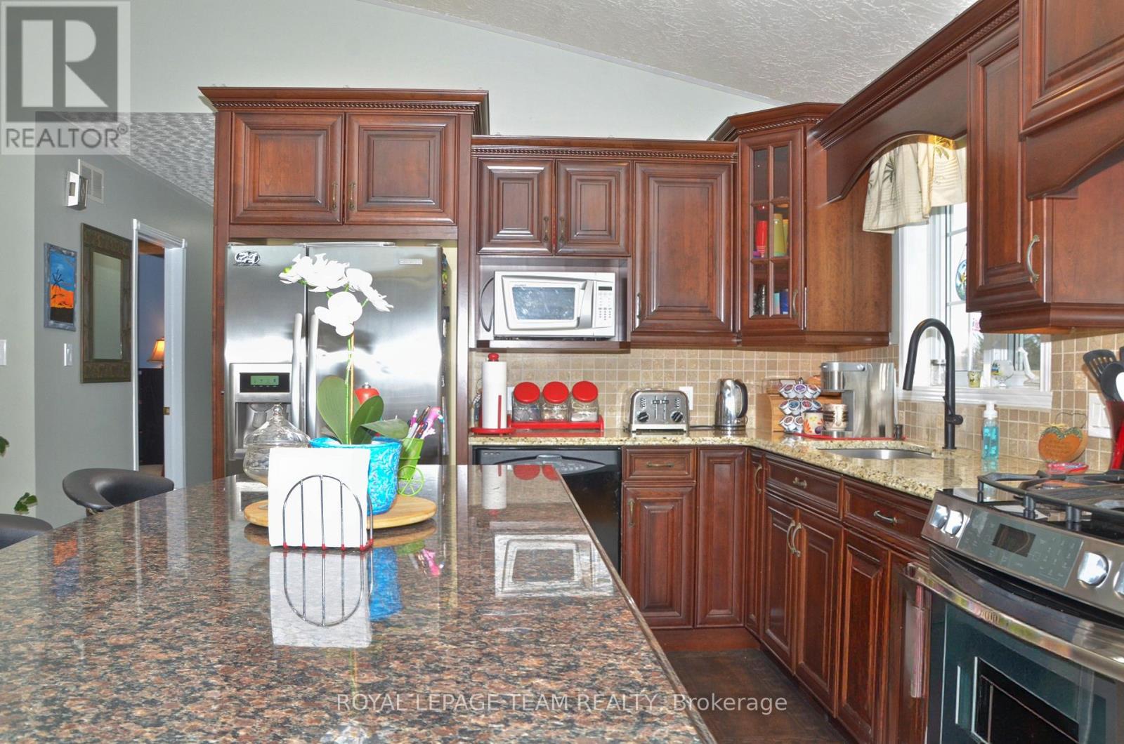 11708 Breezewood Avenue S, South Dundas, Ontario  K0C 1X0 - Photo 15 - X13583476