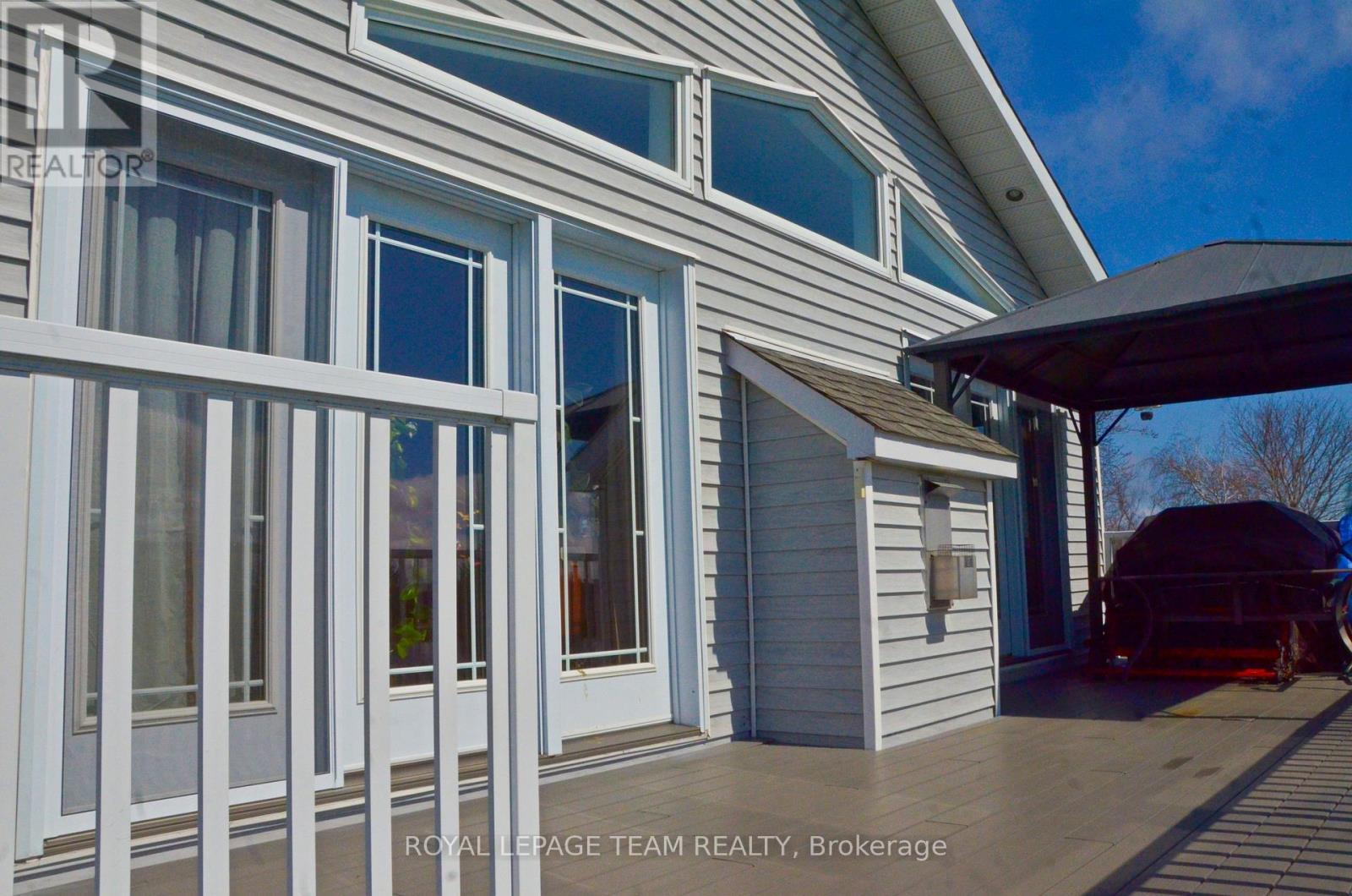 11708 Breezewood Avenue S, South Dundas, Ontario  K0C 1X0 - Photo 5 - X13583476
