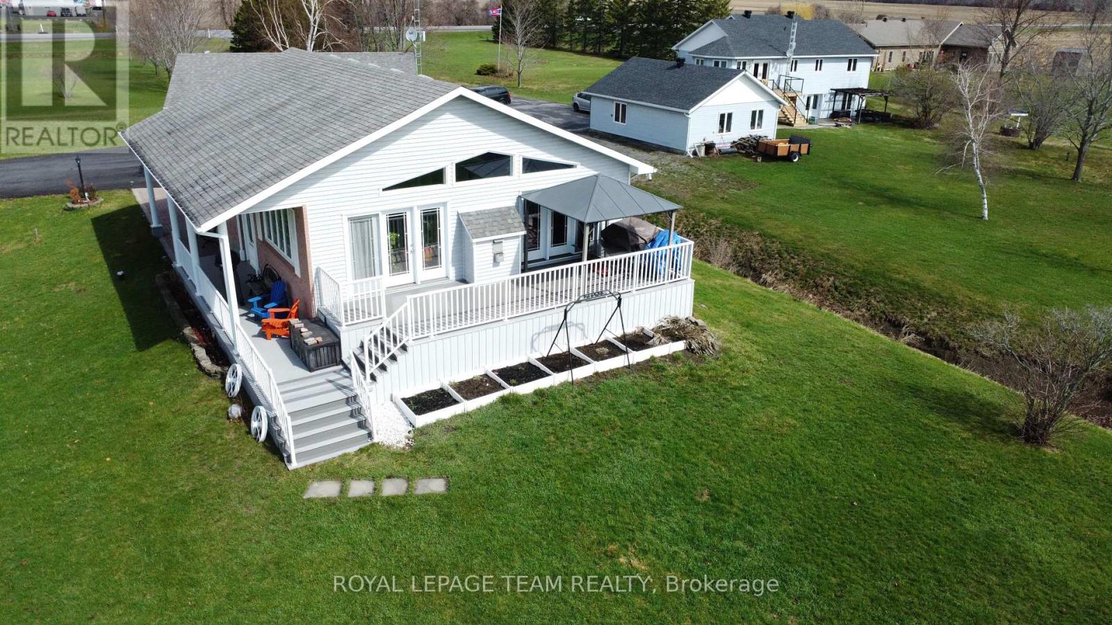11708 Breezewood Avenue S, South Dundas, Ontario  K0C 1X0 - Photo 6 - X13583476