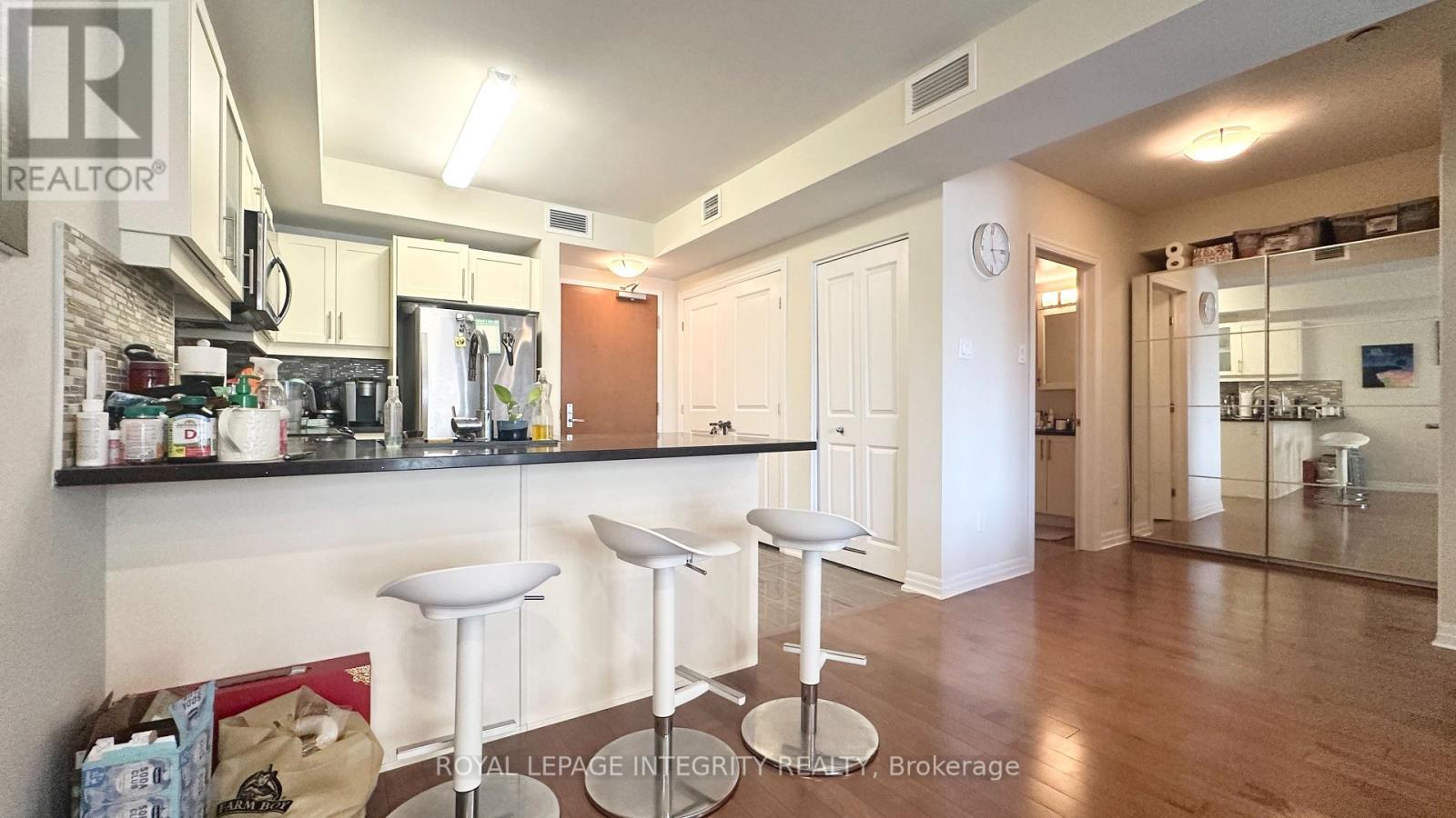 504 - 195 Besserer Street, Ottawa, Ontario  K1N 0B6 - Photo 2 - X13583684