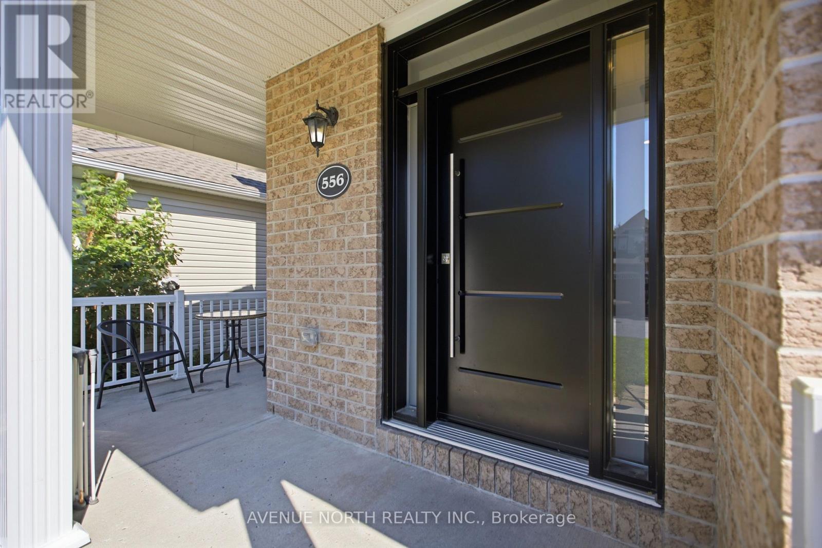556 Mazari Crescent, Ottawa, Ontario  K2S 0A1 - Photo 4 - X13583794