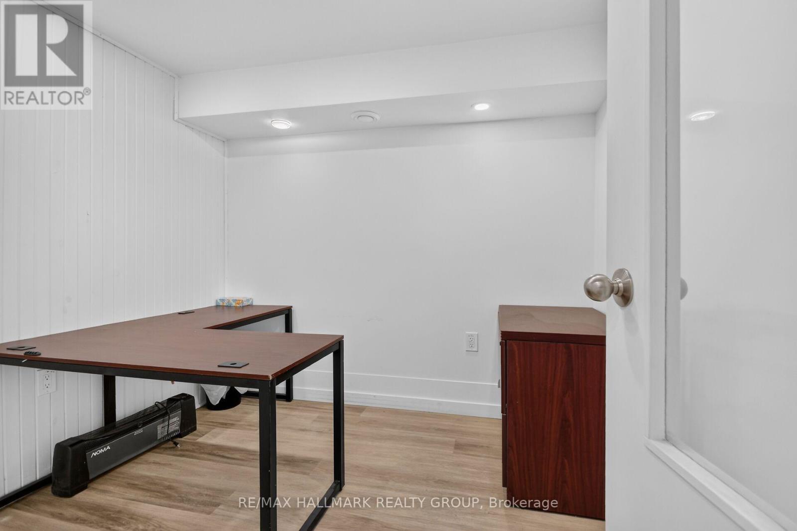 818 Boyd Avenue, Ottawa, Ontario  K2A 2C7 - Photo 8 - X13583868