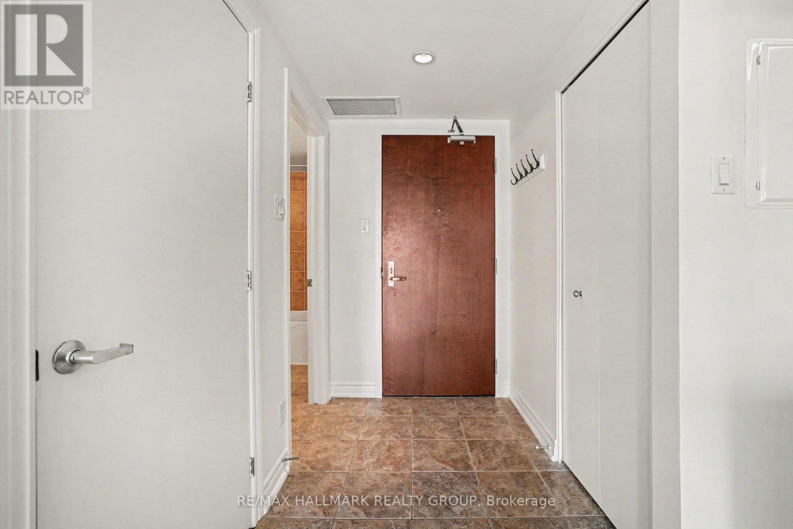1304a - 234 Rideau Street, Ottawa, Ontario  K1N 0A9 - Photo 3 - X13584032
