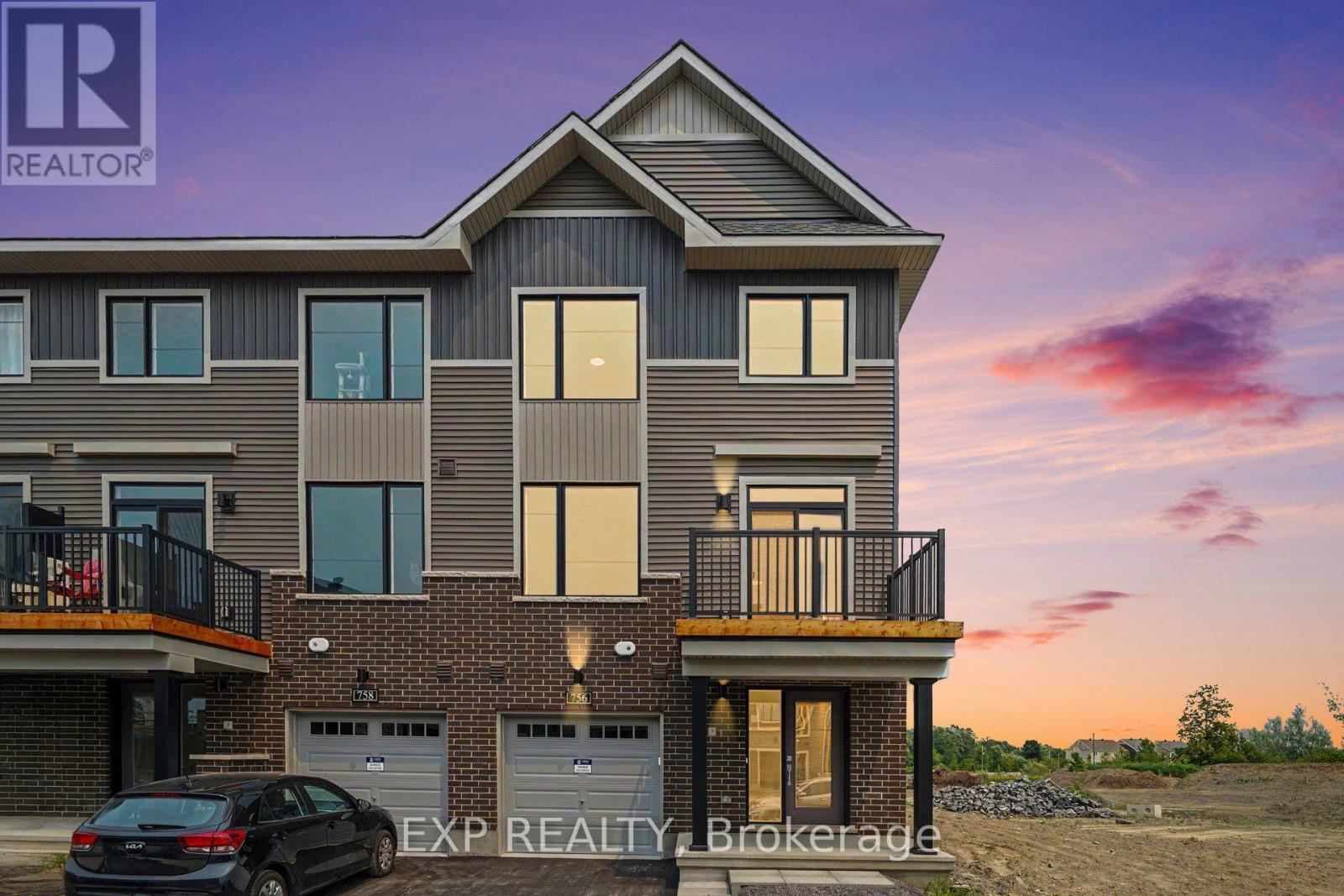 756 Tadpole Crescent, Ottawa, Ontario  K2J 6K4 - Photo 2 - X13584050