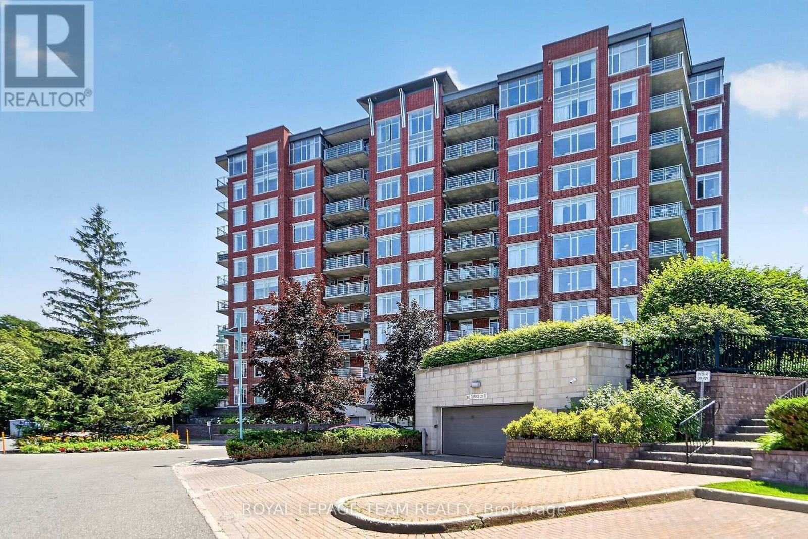 406 - 136 Darlington Private, Ottawa, Ontario  K1V 0X6 - Photo 1 - X13584060
