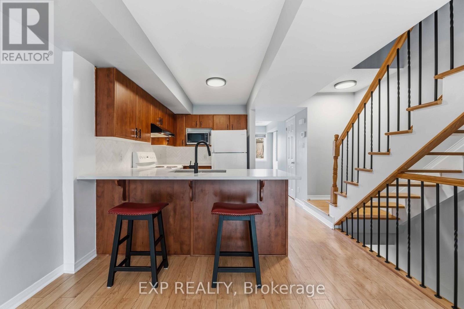 81 Strathaven Private, Ottawa, Ontario  K1J 1K7 - Photo 4 - X13585050