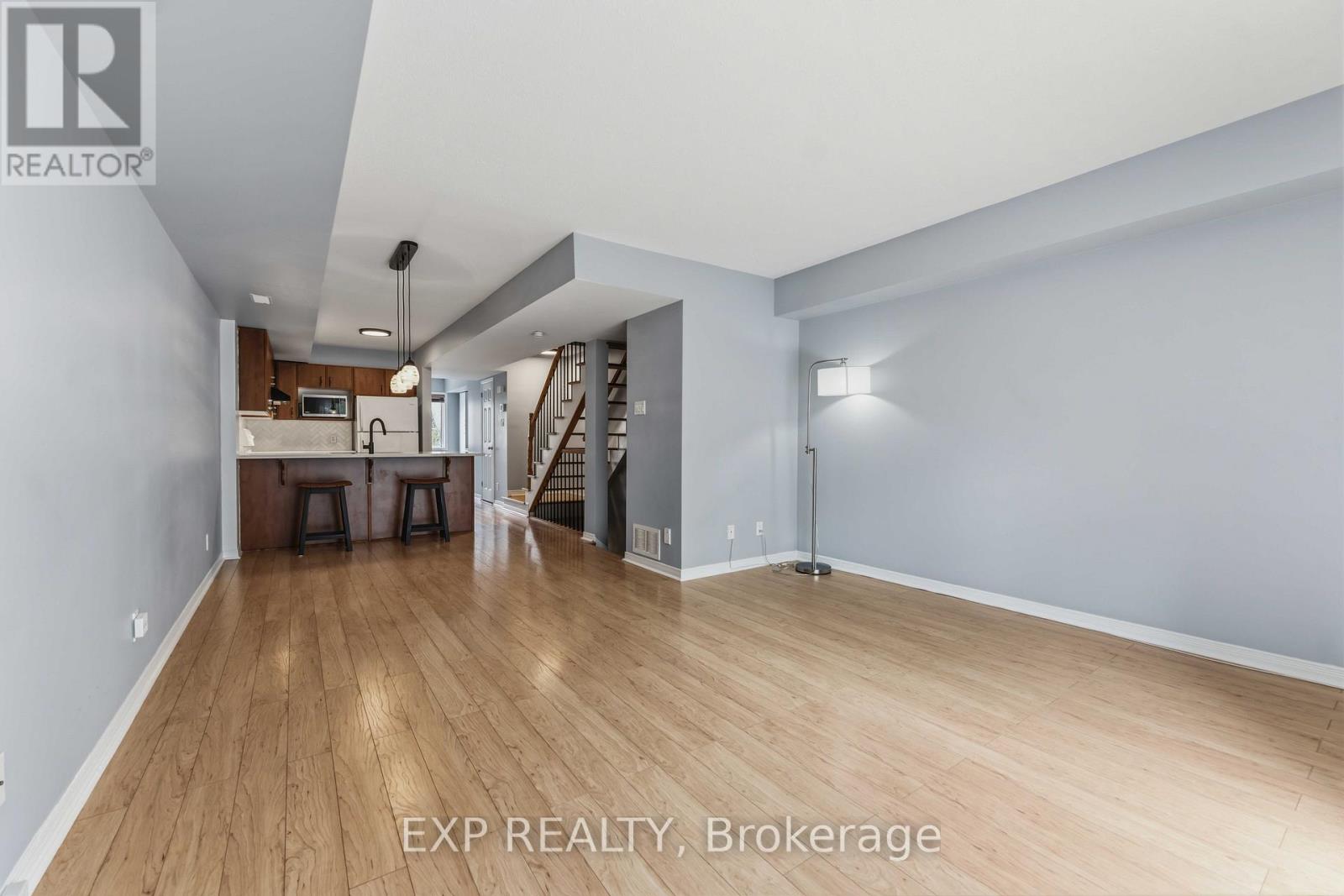 81 Strathaven Private, Ottawa, Ontario  K1J 1K7 - Photo 9 - X13585050