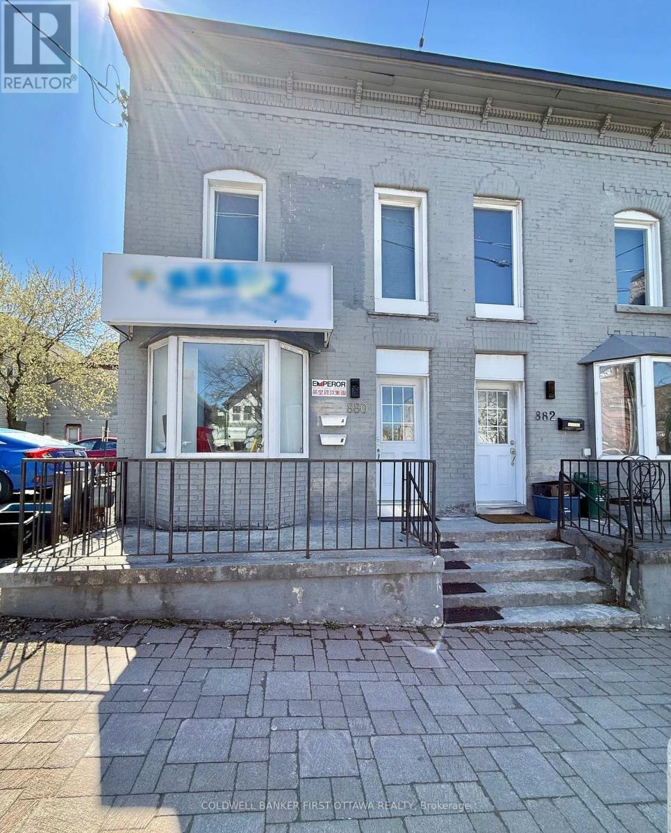 880 Somerset Street W, Ottawa, Ontario  K1R 6R7 - Photo 2 - X13585102