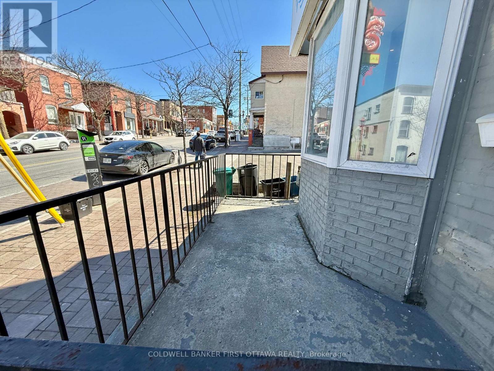 880 Somerset Street W, Ottawa, Ontario  K1R 6R7 - Photo 3 - X13585102