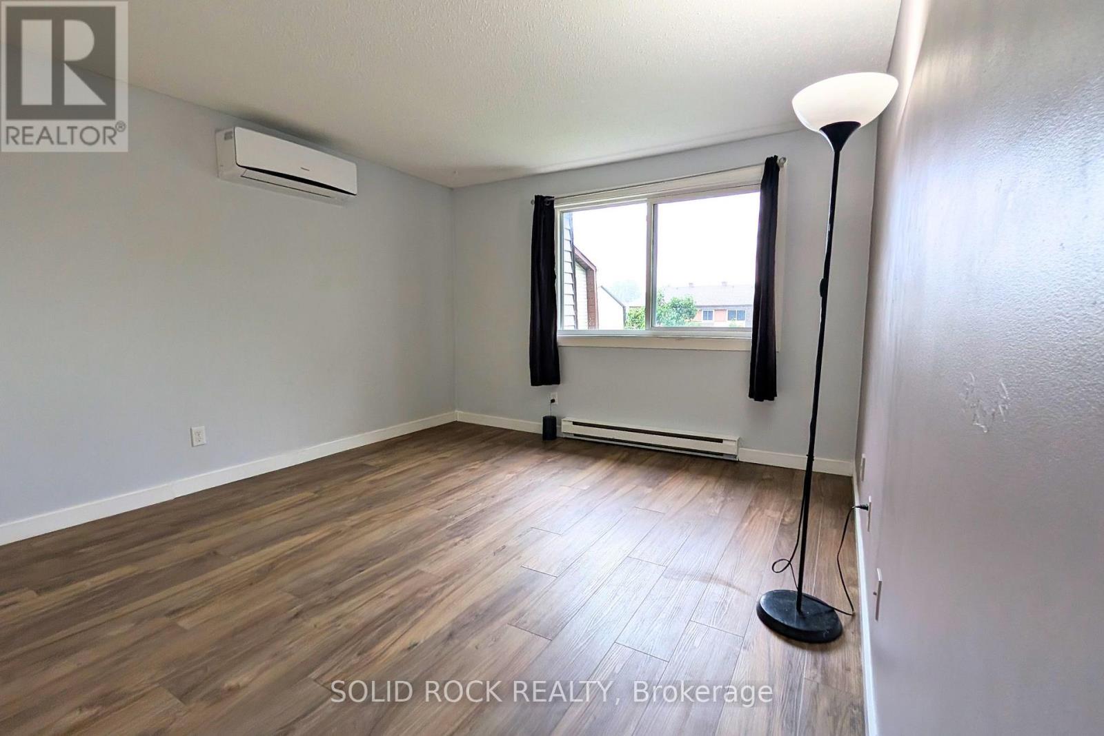 B - 29 Woodvale Green Drive, Ottawa, Ontario  K2G 4H3 - Photo 11 - X13586712