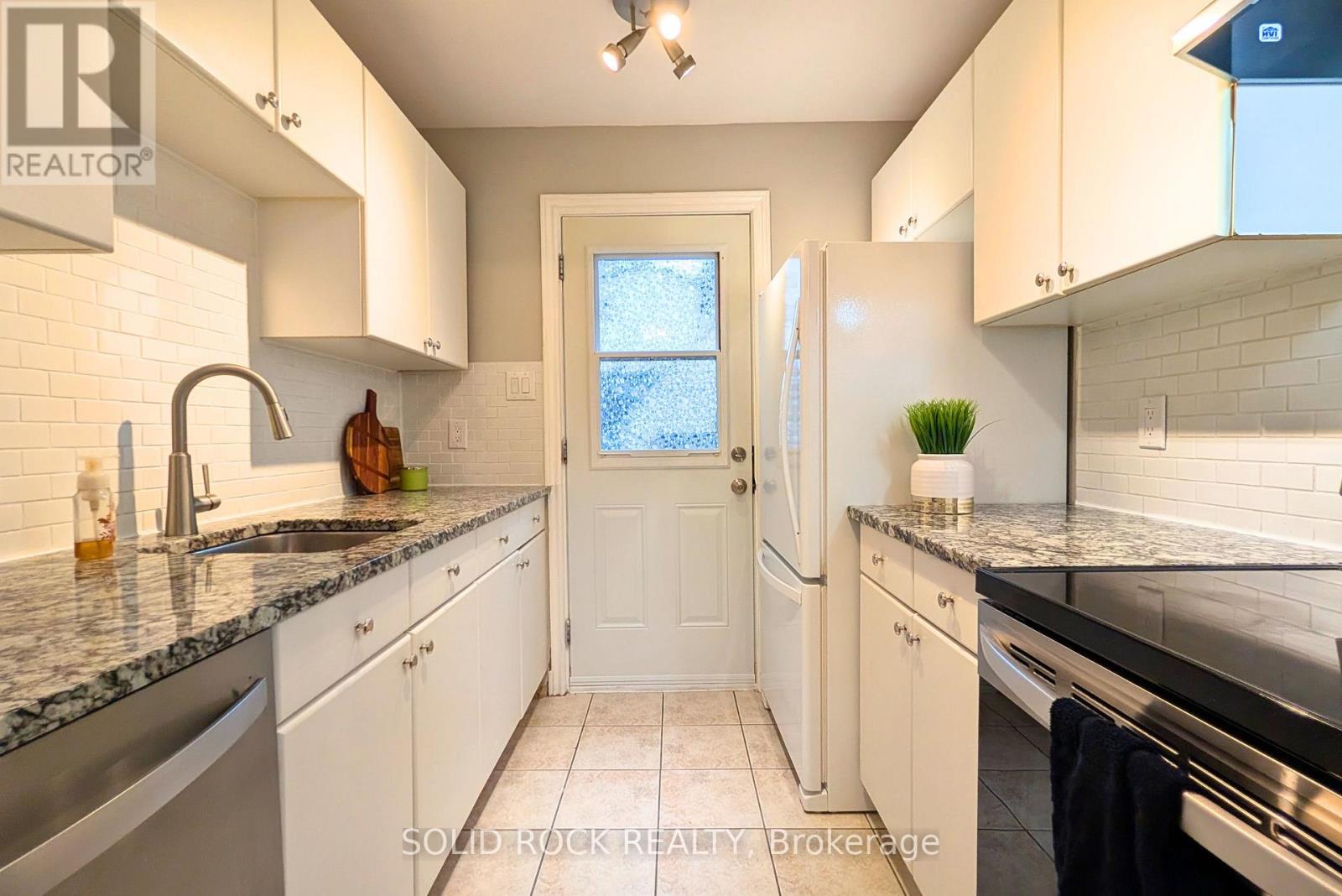B - 29 Woodvale Green Drive, Ottawa, Ontario  K2G 4H3 - Photo 7 - X13586712