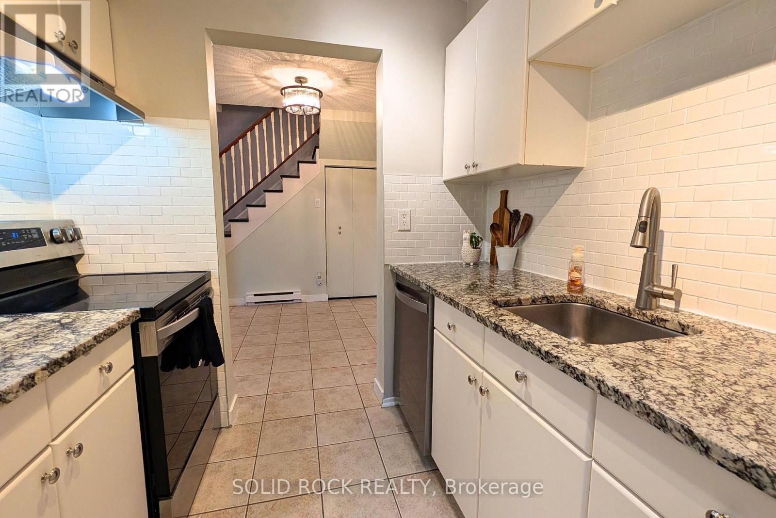 B - 29 Woodvale Green Drive, Ottawa, Ontario  K2G 4H3 - Photo 8 - X13586712