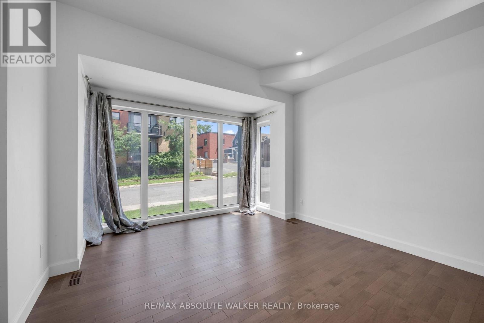 A - 10 Chapleau Avenue, Ottawa, Ontario  K1M 1E3 - Photo 6 - X13587034