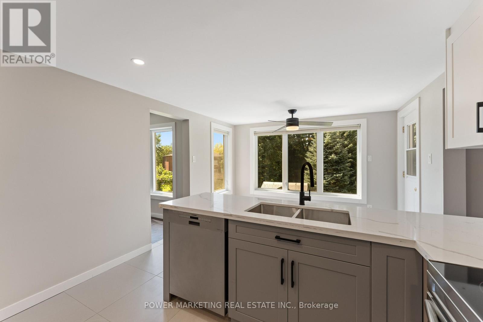 5722 Kemplane Court, Ottawa, Ontario  K1W 1B8 - Photo 14 - X13589478