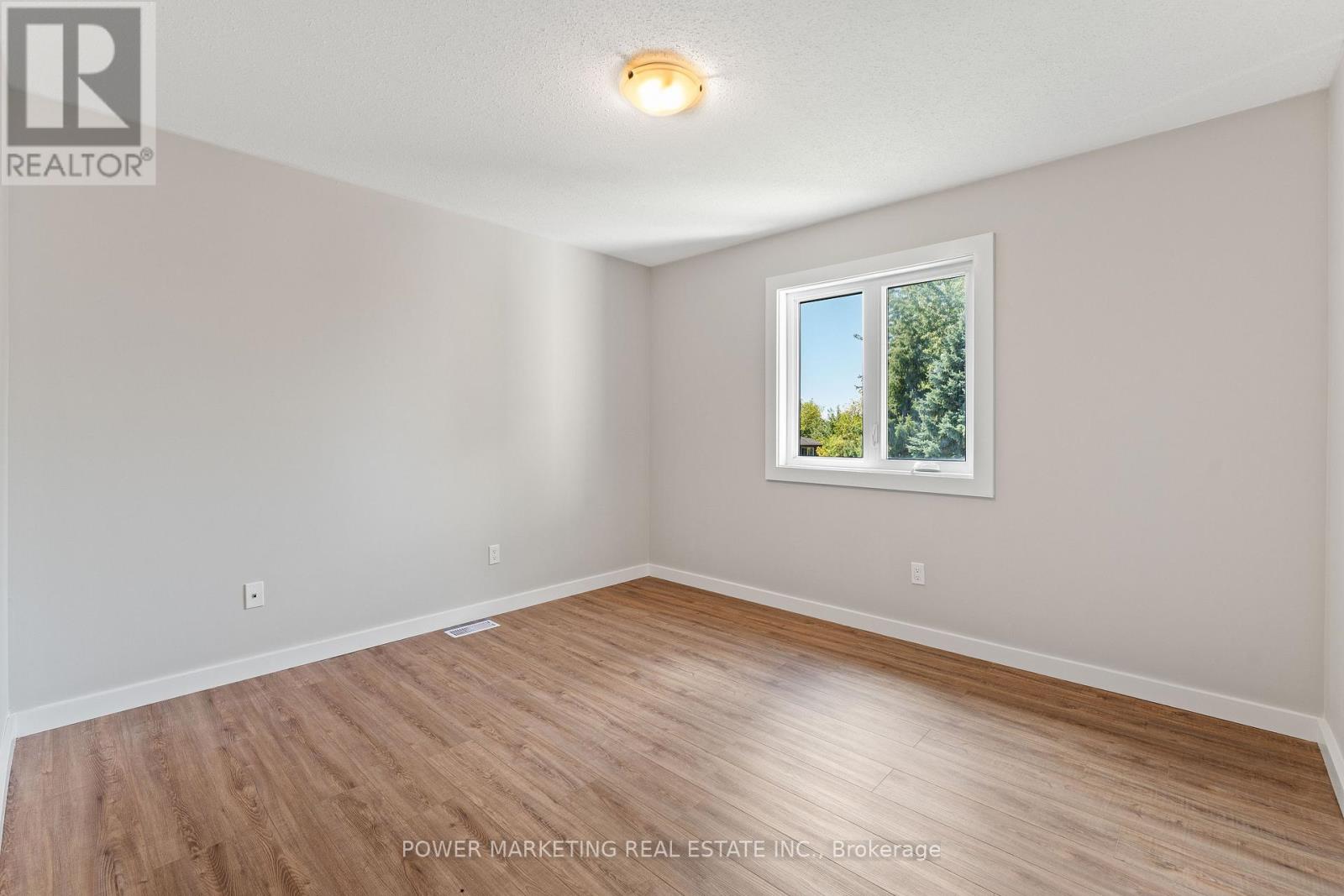 5722 Kemplane Court, Ottawa, Ontario  K1W 1B8 - Photo 21 - X13589478