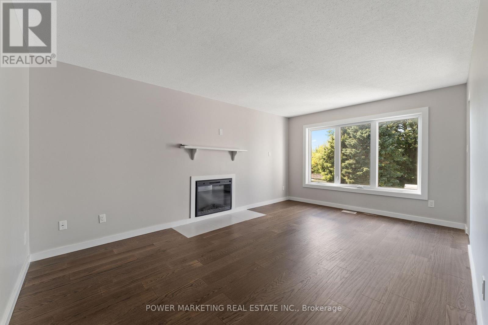 5722 Kemplane Court, Ottawa, Ontario  K1W 1B8 - Photo 8 - X13589478
