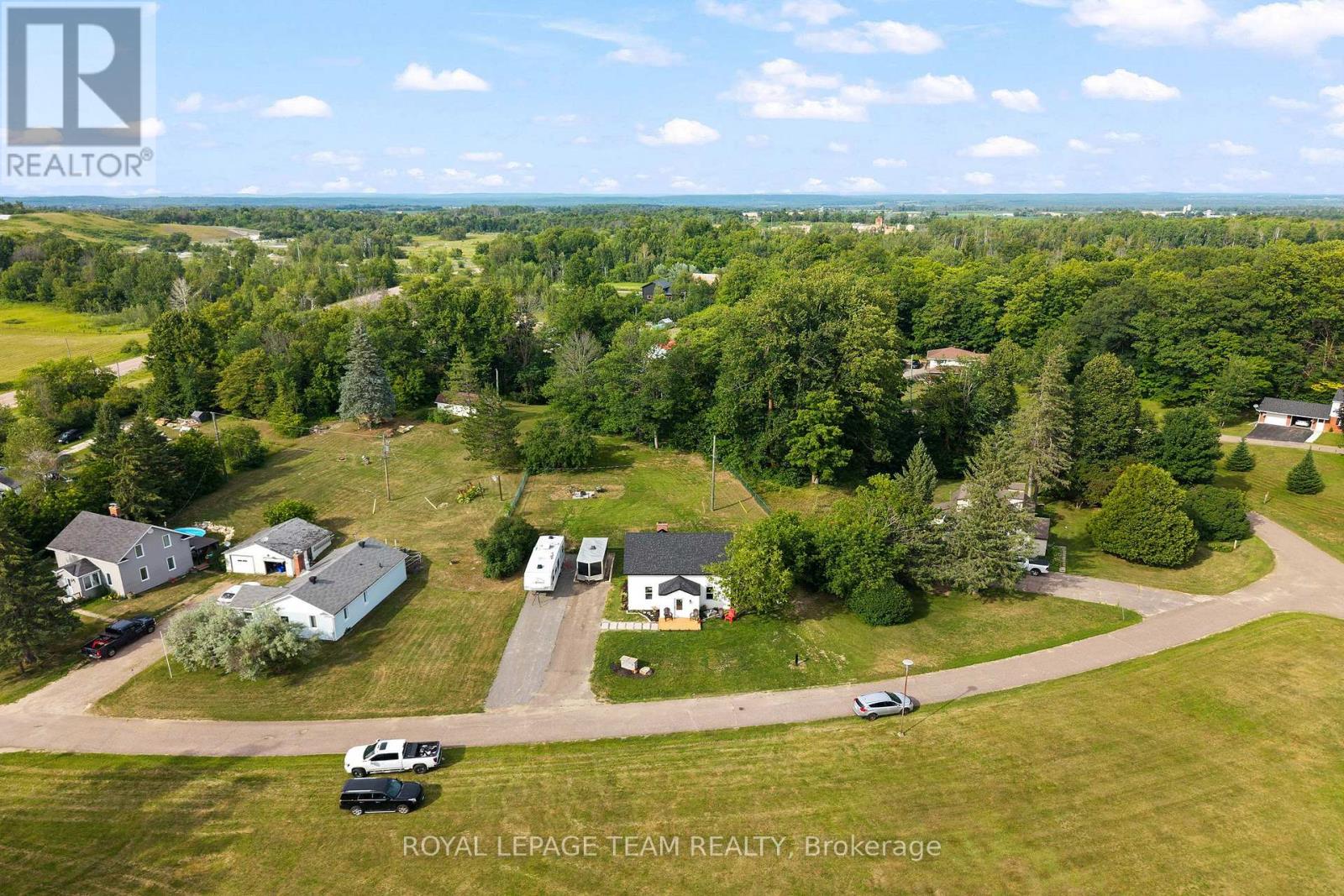27 Tammy Trail, Whitewater Region, Ontario  K0J 1Y0 - Photo 5 - X13590098