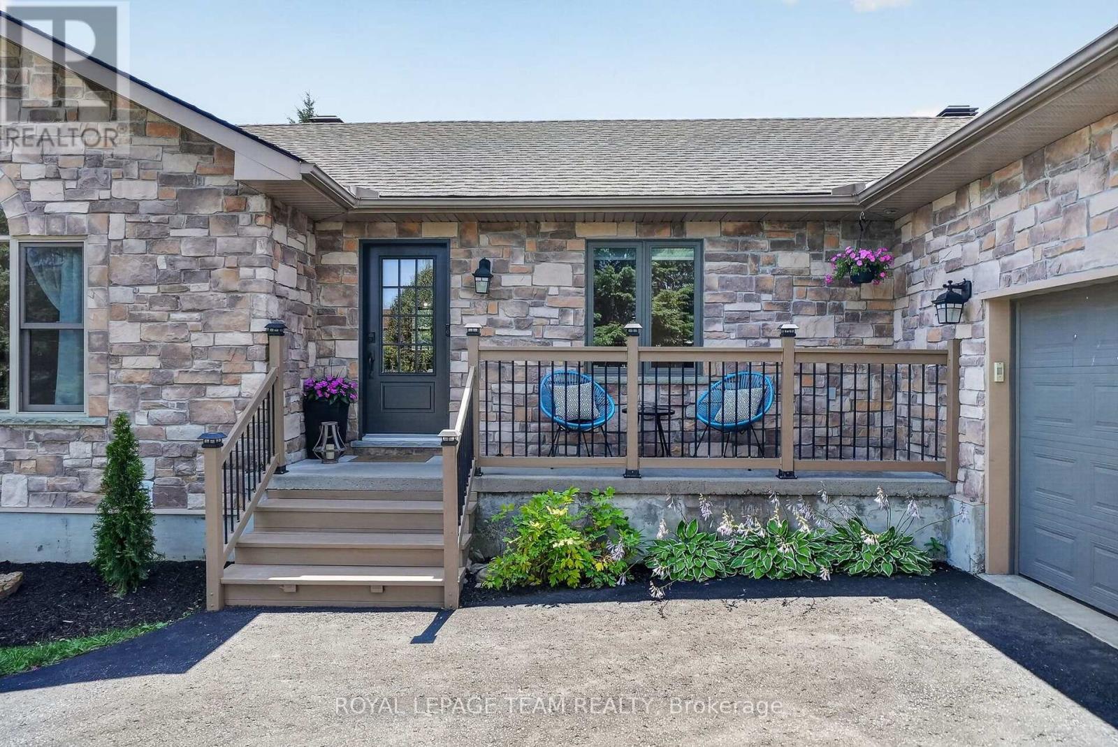 1550 Stanleyfield Crescent, Ottawa, Ontario  K4P 1M7 - Photo 3 - X13590702