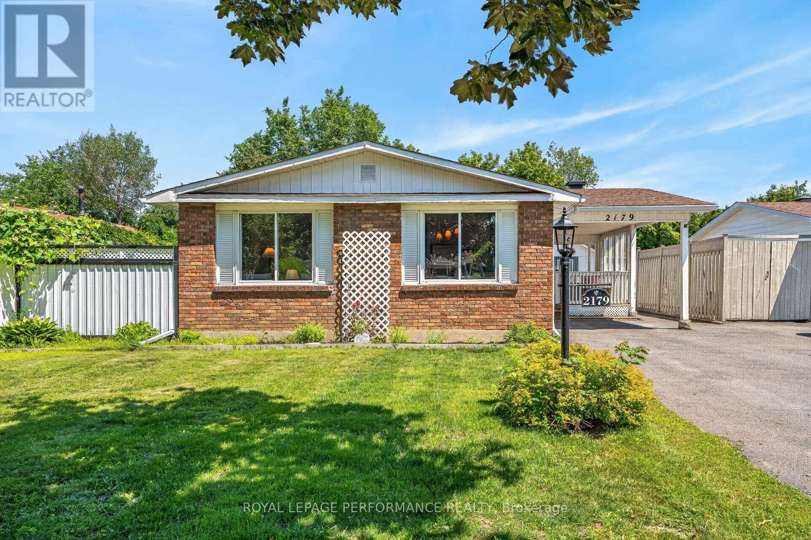 2179 Erinbrook Crescent, Ottawa, Ontario  K1B 4J7 - Photo 1 - X13590752