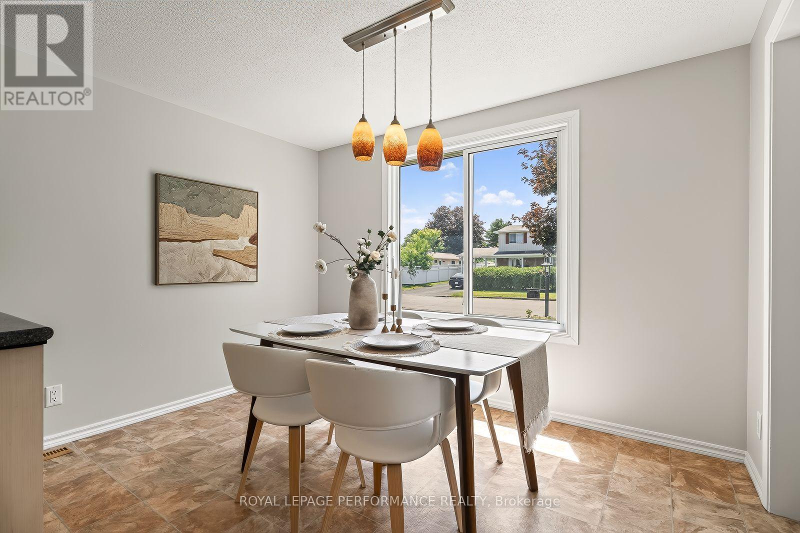 2179 Erinbrook Crescent, Ottawa, Ontario  K1B 4J7 - Photo 13 - X13590752