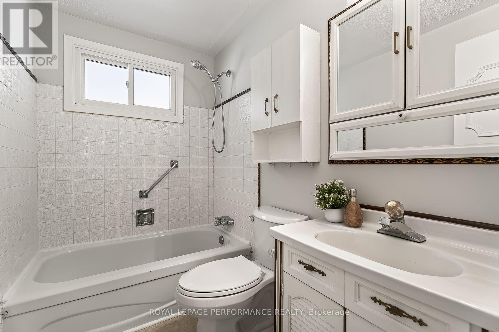 2179 Erinbrook Crescent, Ottawa, Ontario  K1B 4J7 - Photo 22 - X13590752