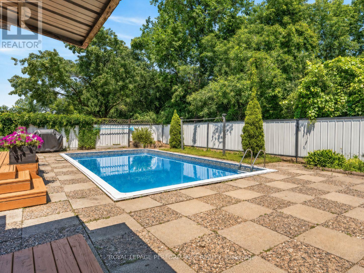 2179 Erinbrook Crescent, Ottawa, Ontario  K1B 4J7 - Photo 41 - X13590752