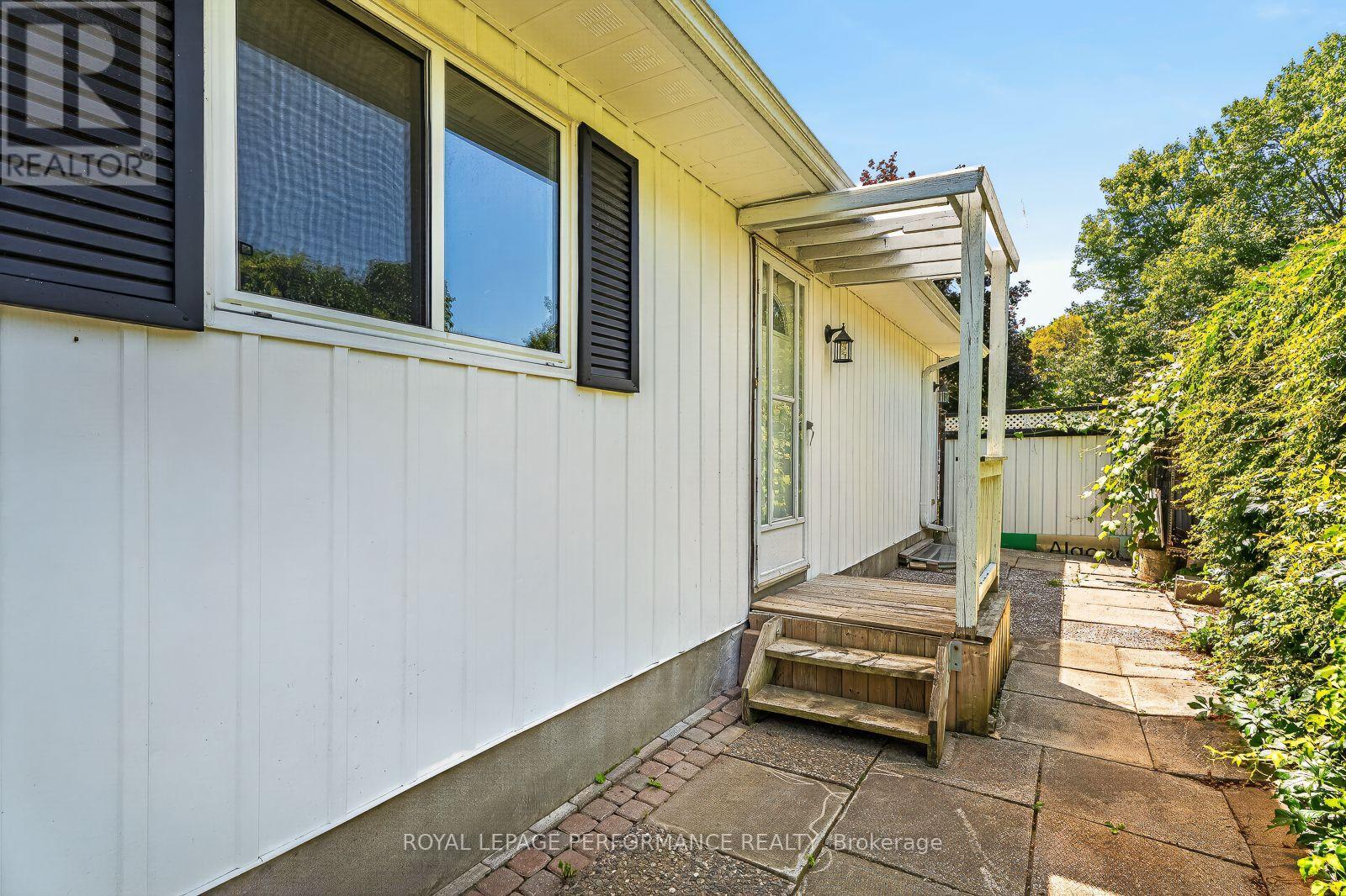 2179 Erinbrook Crescent, Ottawa, Ontario  K1B 4J7 - Photo 45 - X13590752