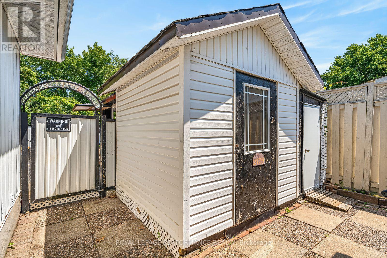 2179 Erinbrook Crescent, Ottawa, Ontario  K1B 4J7 - Photo 6 - X13590752