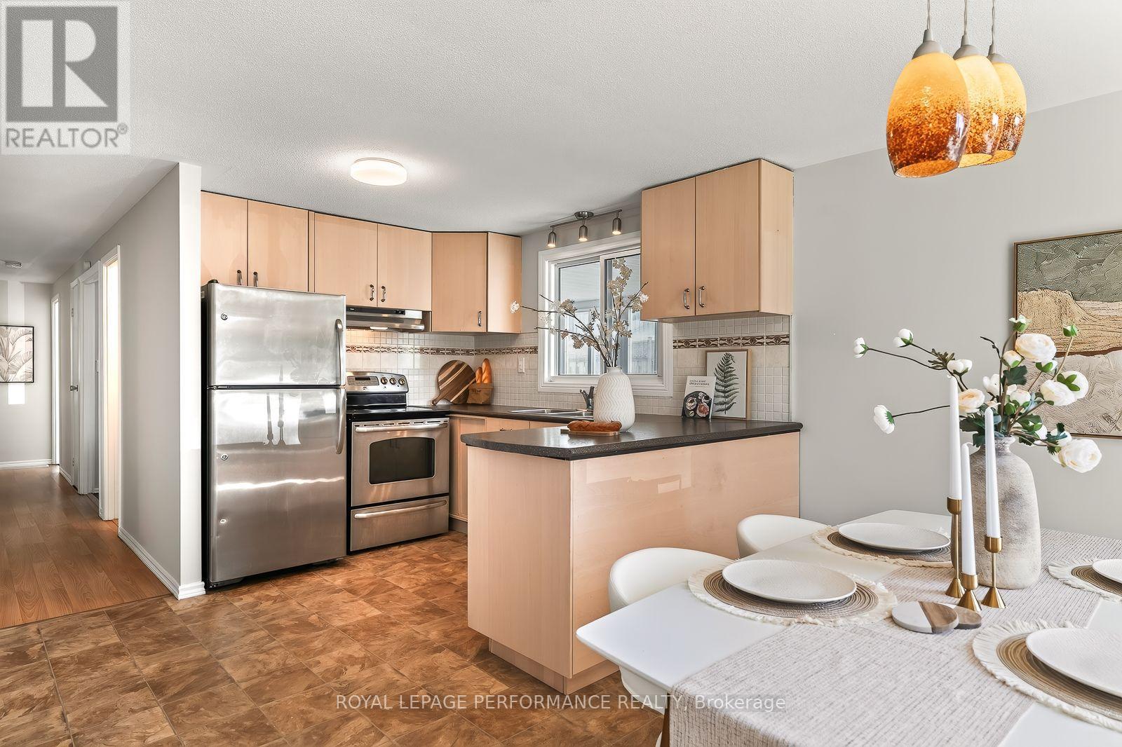 2179 Erinbrook Crescent, Ottawa, Ontario  K1B 4J7 - Photo 9 - X13590752