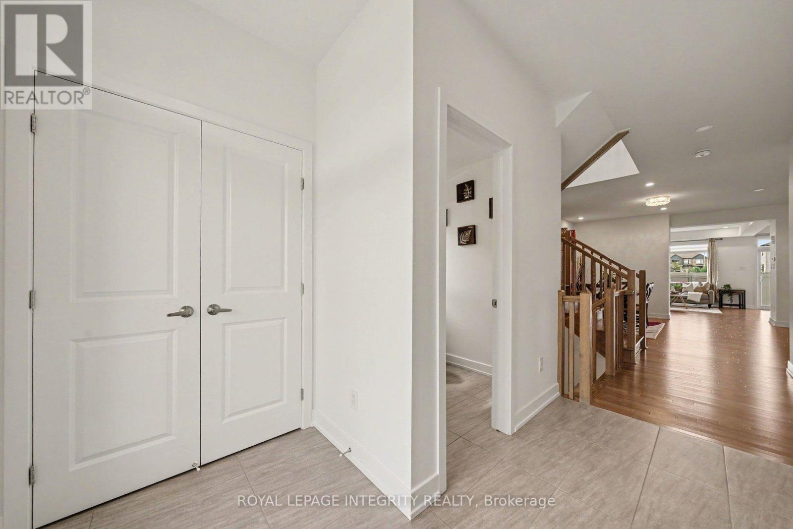 313 Chamomile Way, Ottawa, Ontario  K1T 0X1 - Photo 2 - X13590832