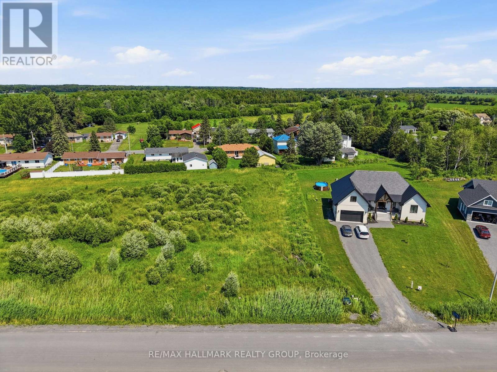 208 Des Violettes Street, Clarence-Rockland, Ontario  K0A 2A0 - Photo 3 - X13591084